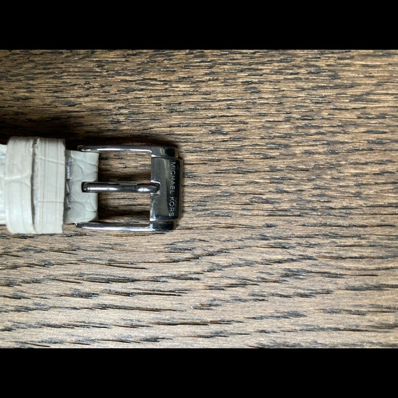 Michael Kors watch - Picture 3 of 3